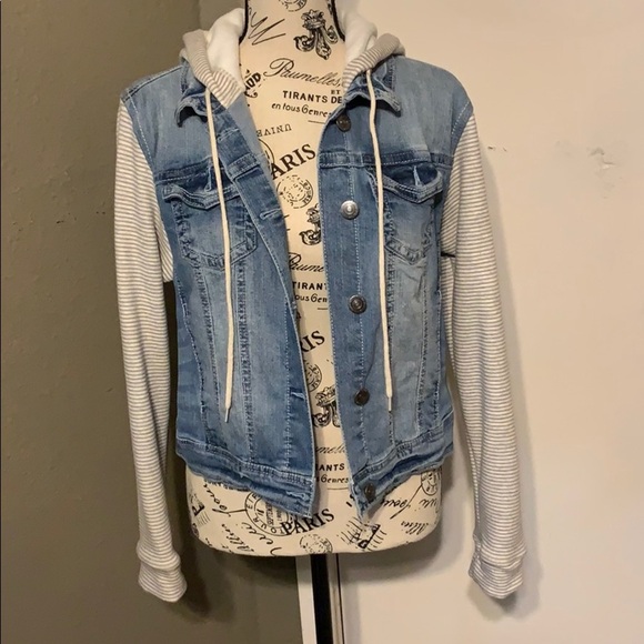 Juniors Wallflower Jean Jacket - Picture 1 of 9